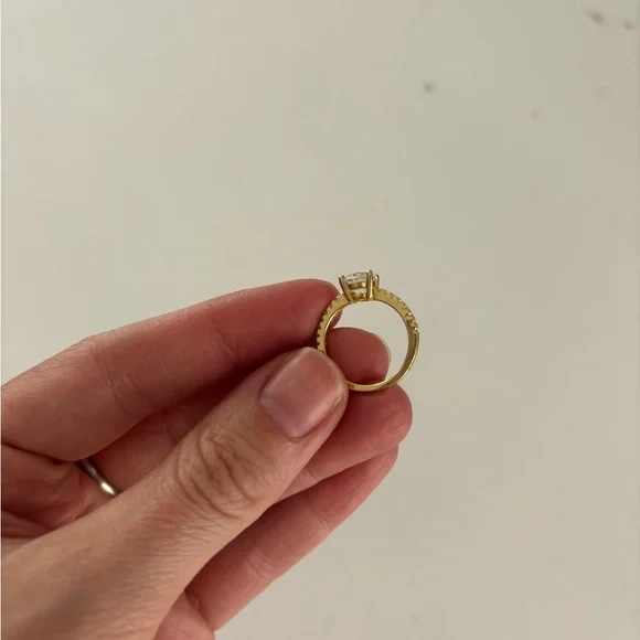 Solitaire Ring - Picture 5 of 5